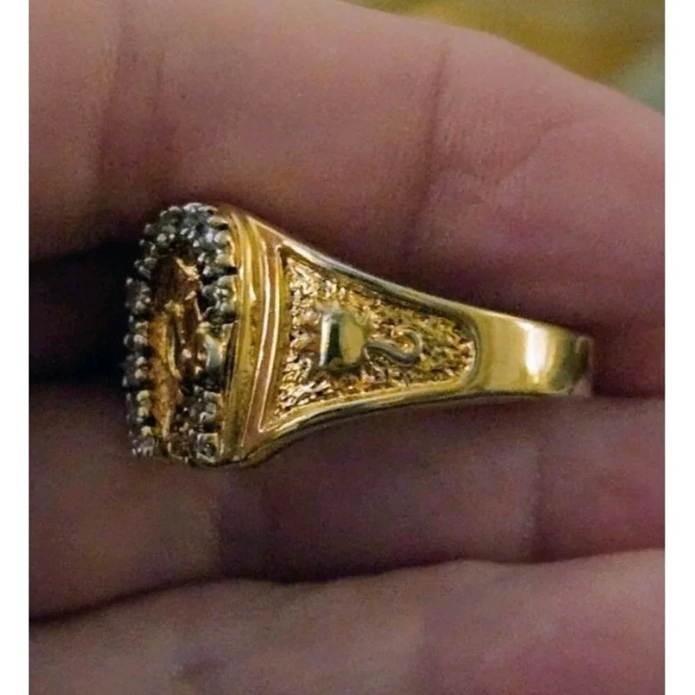 Horse Ring Equestrian Horseshoe  Cz Sz 15 Gold/Brass Tone Vintage